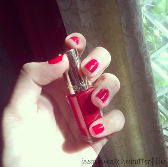 L'Oreal Color Riche Nail Polish in Rouge Pin Up | Review and Swatches